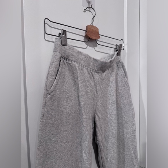 Uniqlo Gray Wide-Leg Lounge Pants - Picture 2 of 3